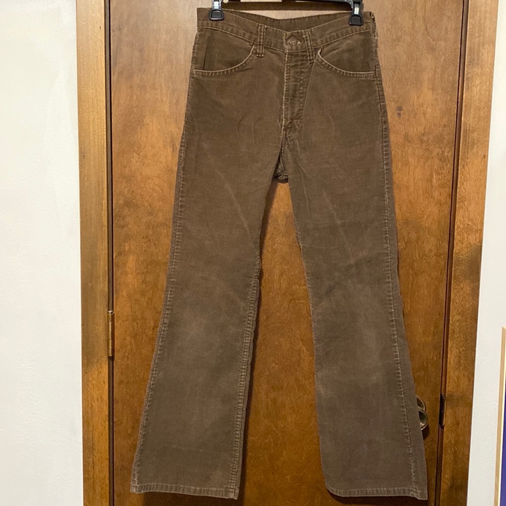 Vintage LEVIS STRAUSS brown corduroy boot cut pants. Circa 1980’s. No size tags